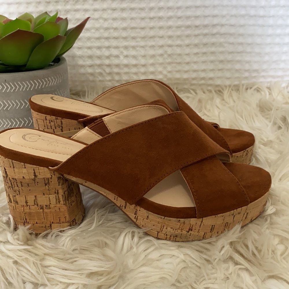 Cato Block Heel Crisscross Sandal - Picture 3 of 6